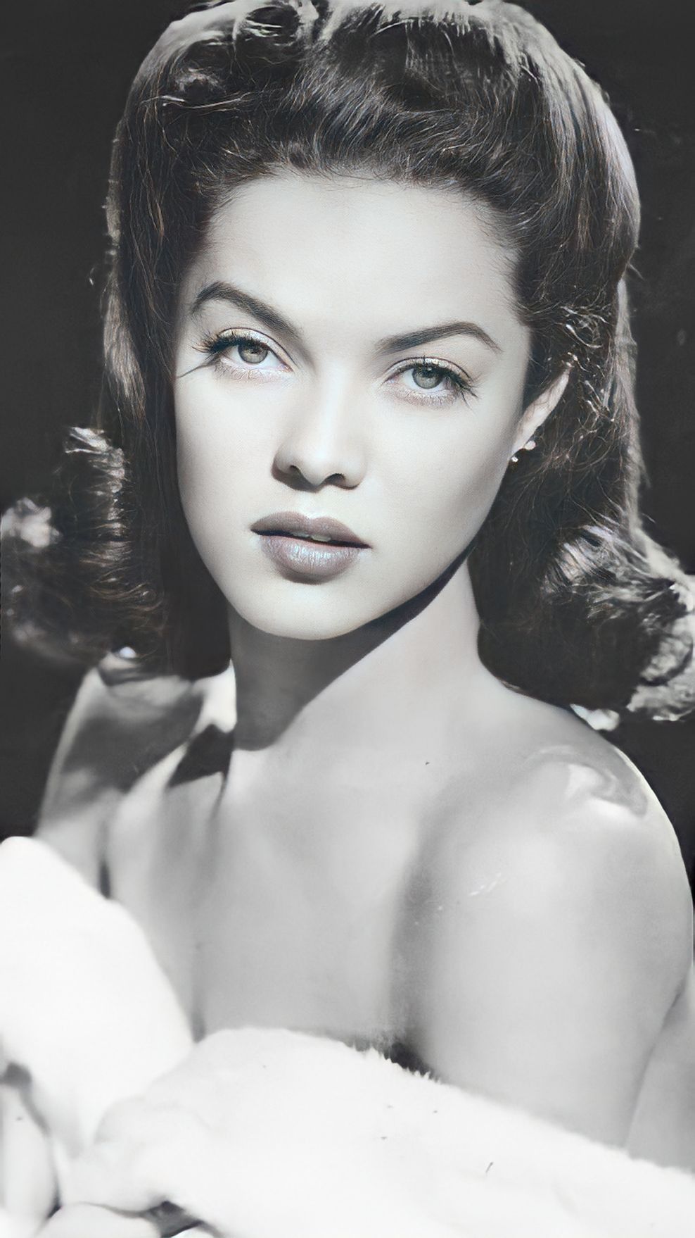 Passing Series: Dona Drake